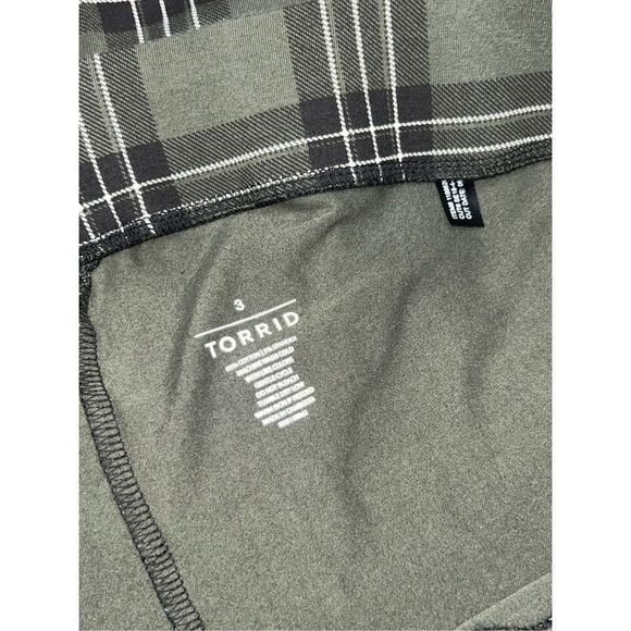 Plus Size Torrid Full Length Signature Waist Green Plaid  lLegging Size 3X - Picture 3 of 4